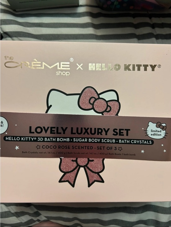 The Creme Shop Other - Empty the Crème Shop x Hello Kitty Lovely Luxury Set - Pink